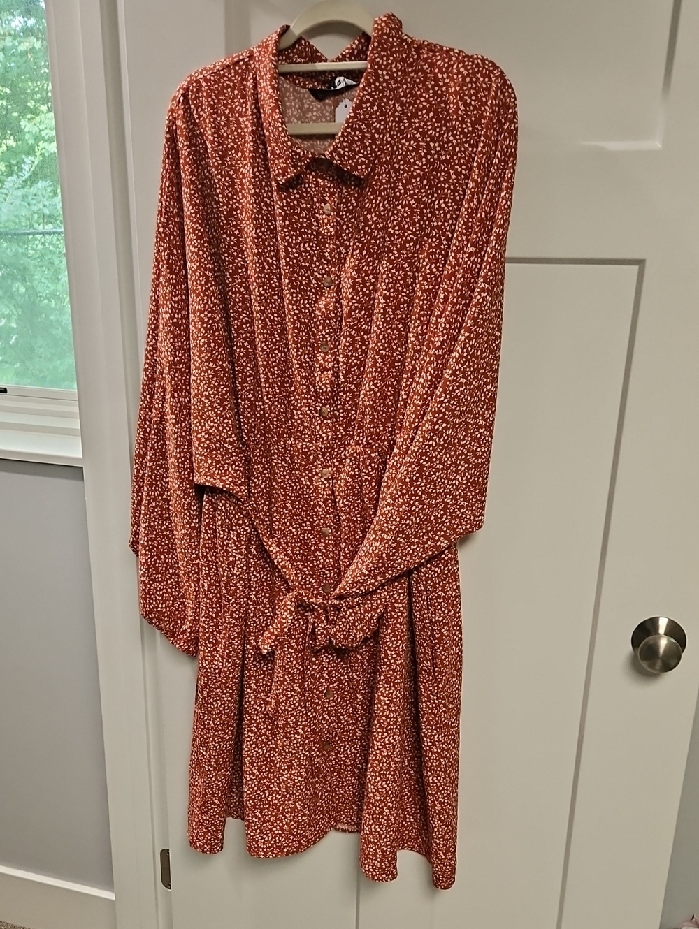 DAVI & DANI Rust Dot Tie-Waist Midi Shirt Dress
